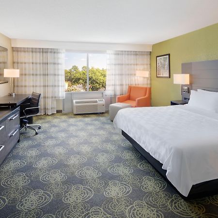 Holiday Inn University Area Charlottesville By Ihg Экстерьер фото