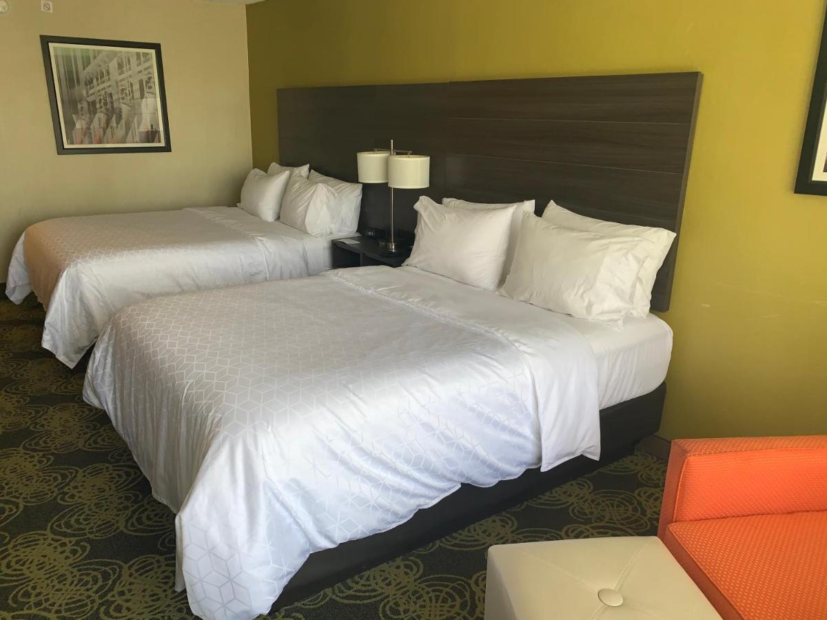 Holiday Inn University Area Charlottesville By Ihg Экстерьер фото