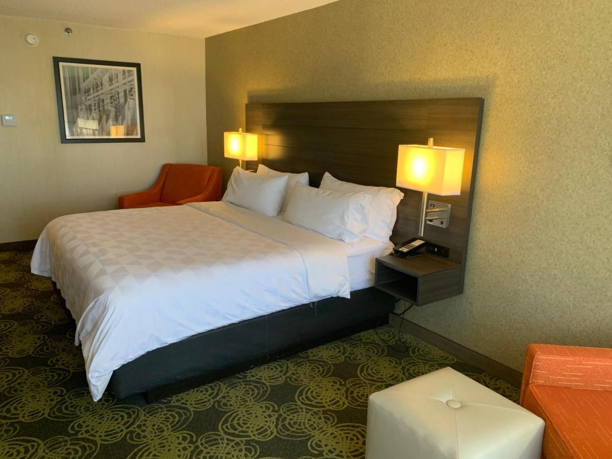 Holiday Inn University Area Charlottesville By Ihg Экстерьер фото