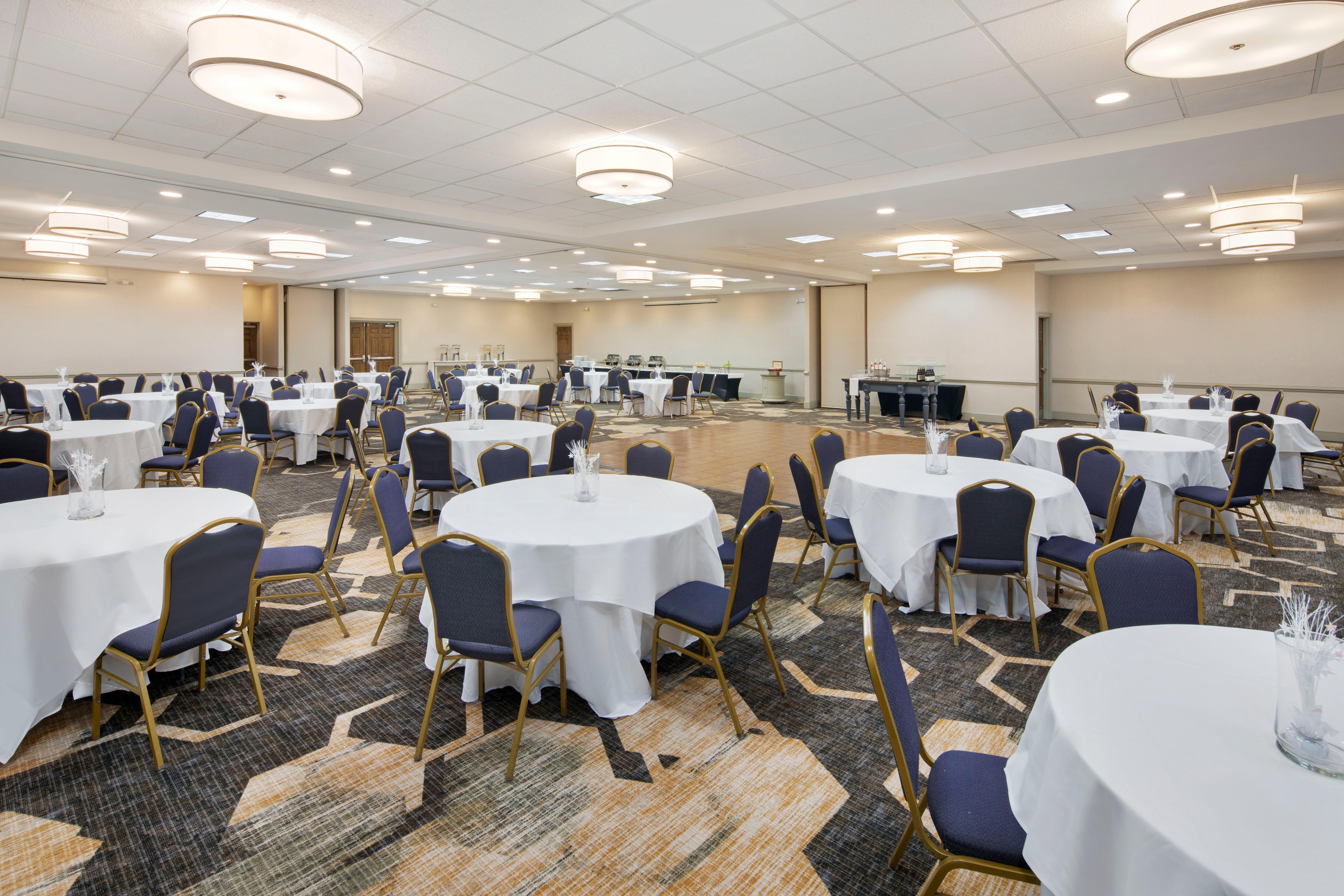Holiday Inn University Area Charlottesville By Ihg Экстерьер фото
