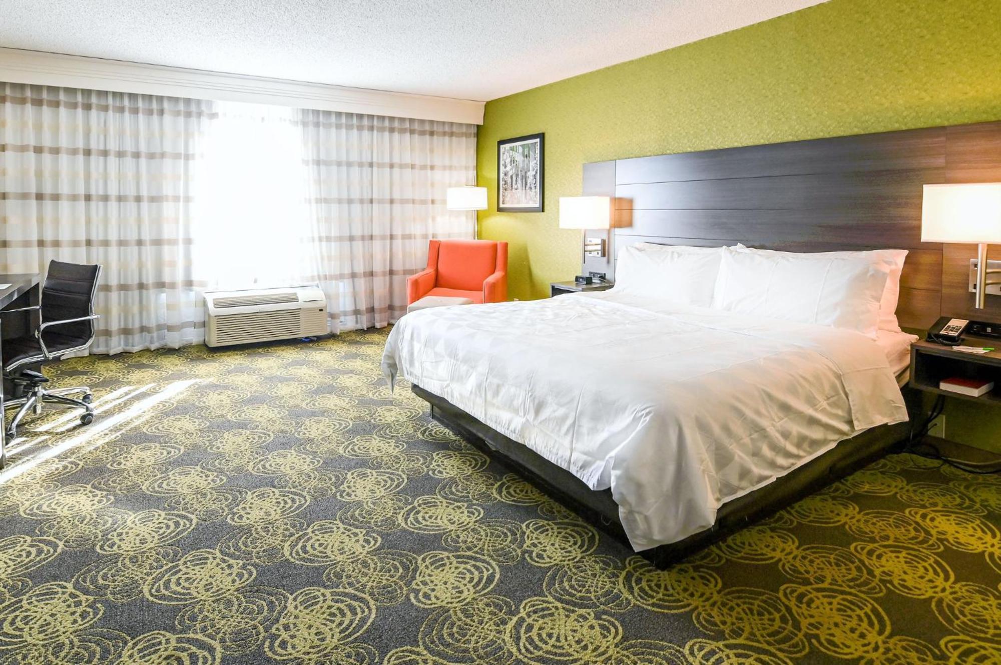 Holiday Inn University Area Charlottesville By Ihg Экстерьер фото