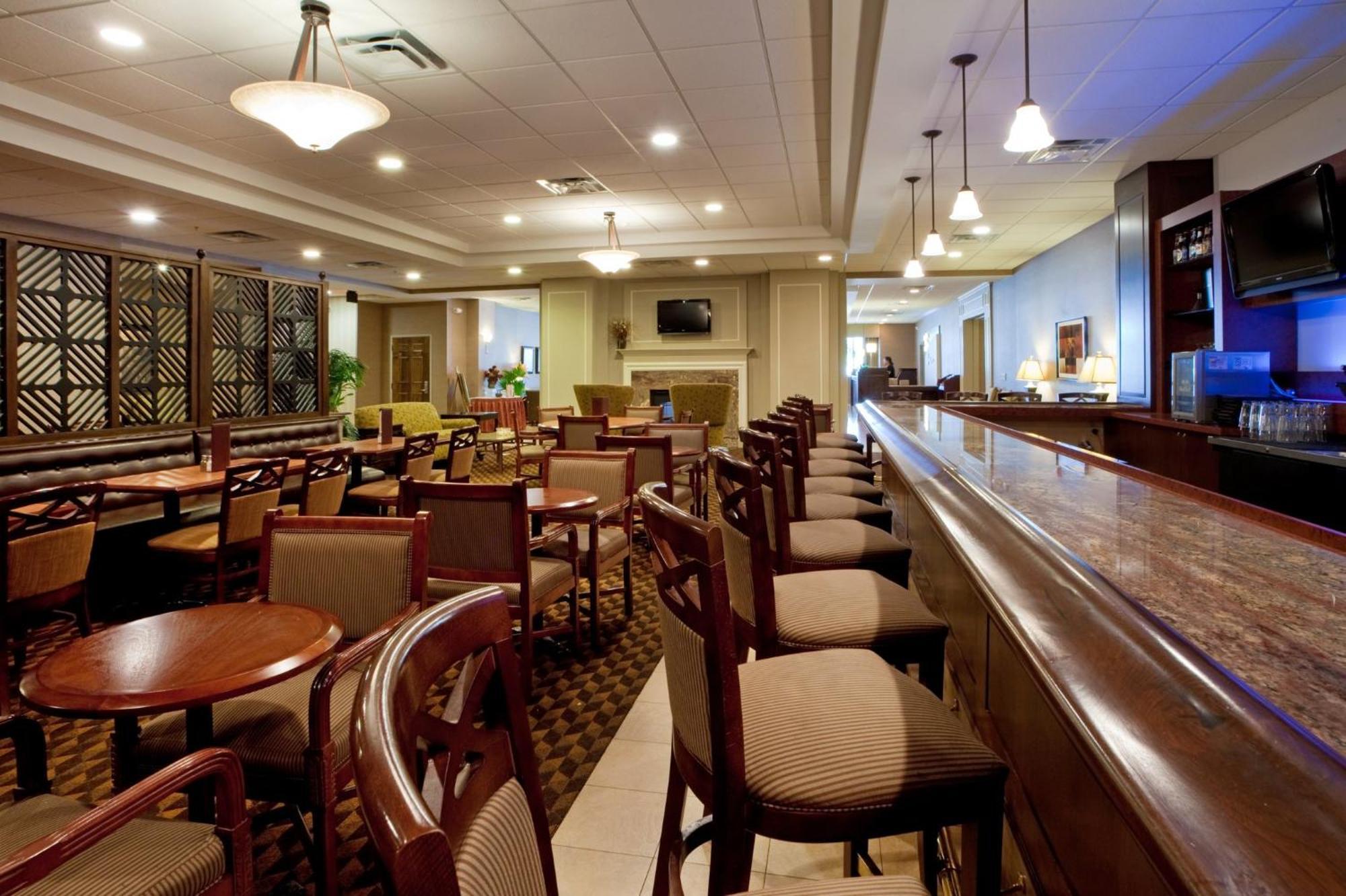 Holiday Inn University Area Charlottesville By Ihg Экстерьер фото