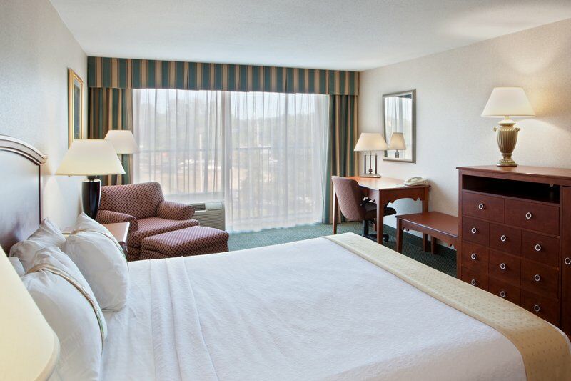 Holiday Inn University Area Charlottesville By Ihg Экстерьер фото